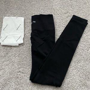 Alphalete Amplify Leggings - Black Size S